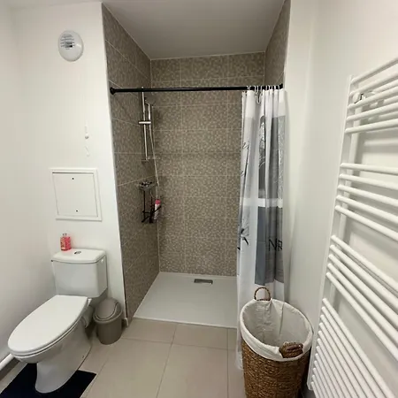 2 Pieces Neuf Avec Sont Jardin Prive Apartment